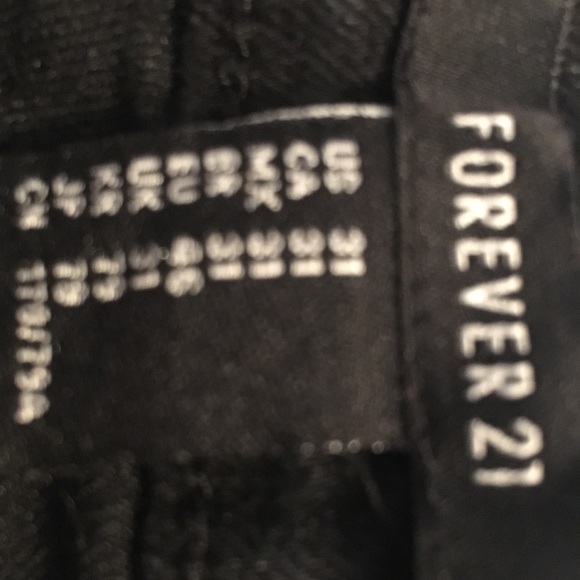 Forever 21 black shorts - Picture 3 of 3